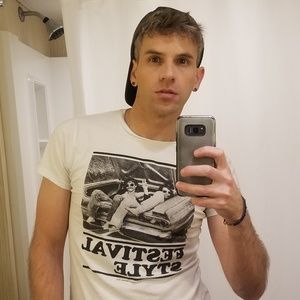 Meet your Posher, Jonathan